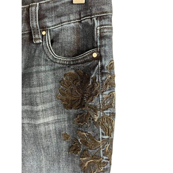 White House Black Market Slim Leg Blue Jeans. Medium Wash. Size 0S - Picture 12 of 14